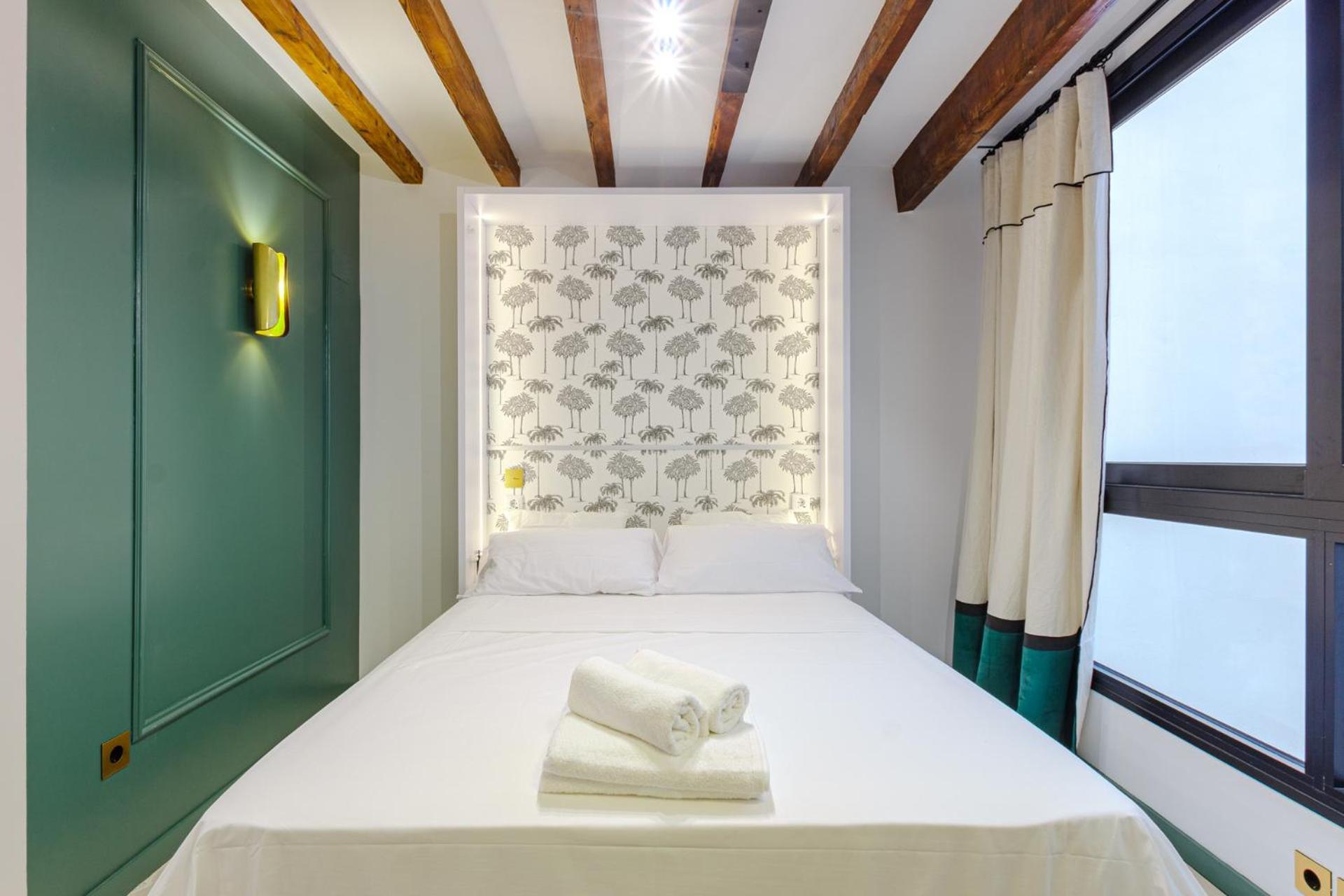 Refined And Practical Studio In Historic Center Of Alicante Exteriör bild