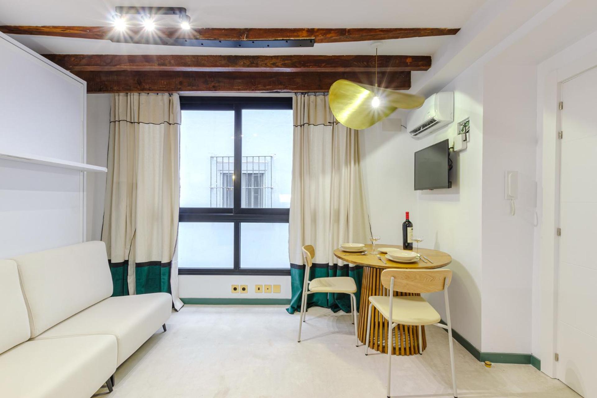 Refined And Practical Studio In Historic Center Of Alicante Exteriör bild