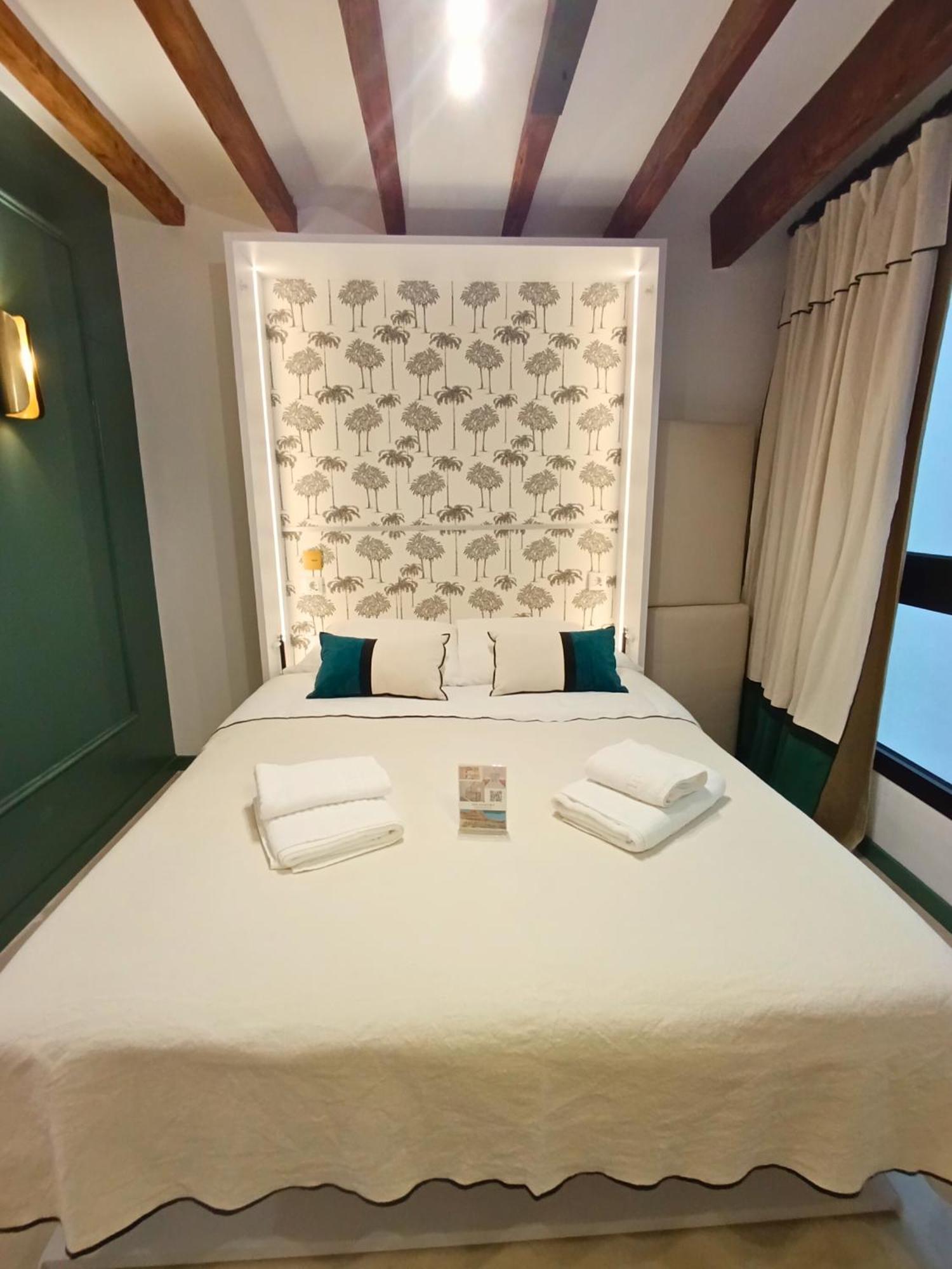 Refined And Practical Studio In Historic Center Of Alicante Exteriör bild
