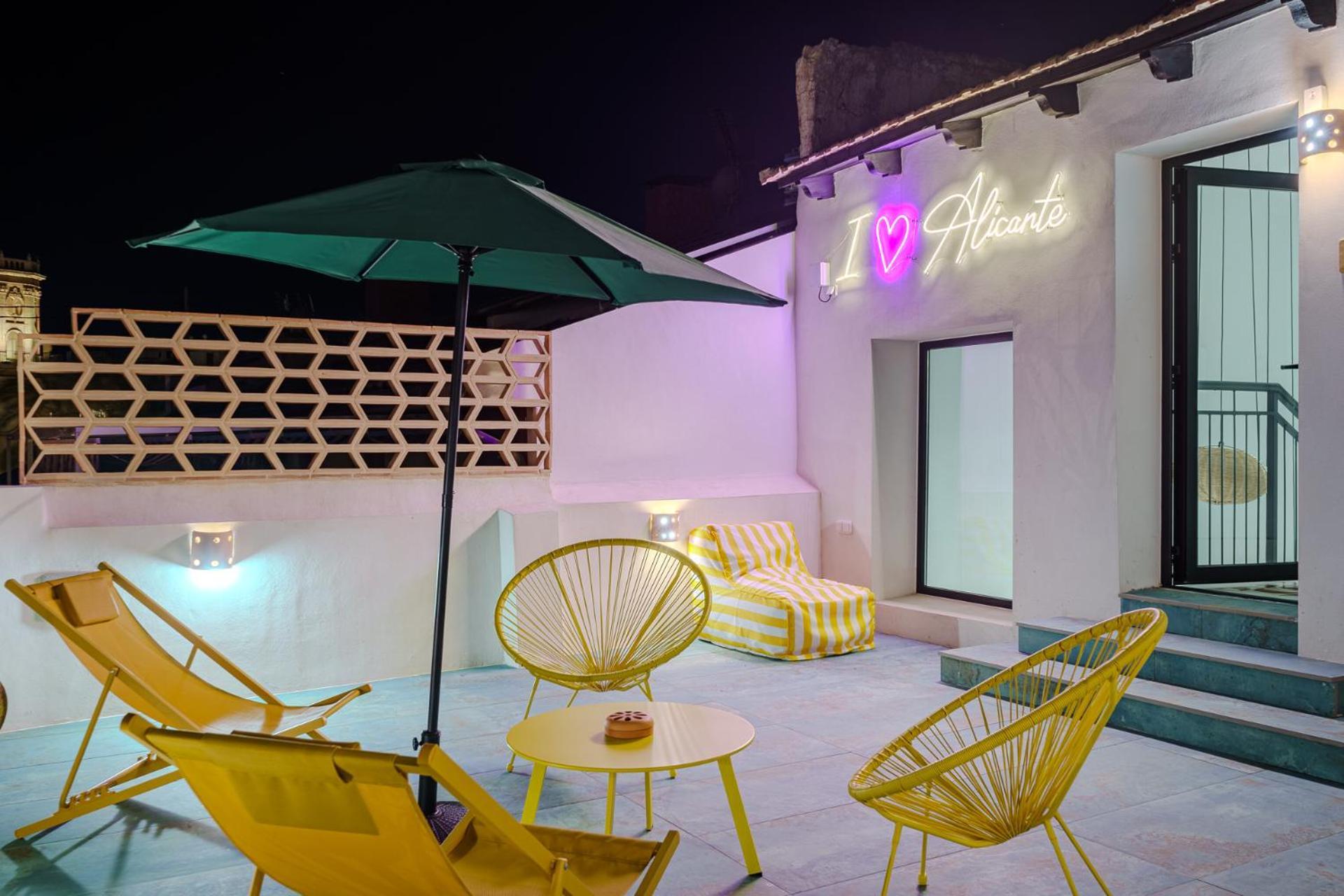Refined And Practical Studio In Historic Center Of Alicante Exteriör bild